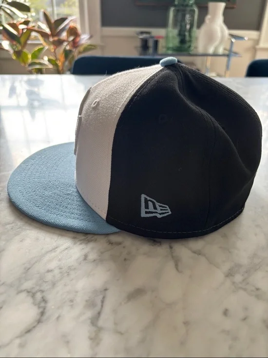 New Era Black, White & Light Blue Snapback Hat - Picture 2 of 5